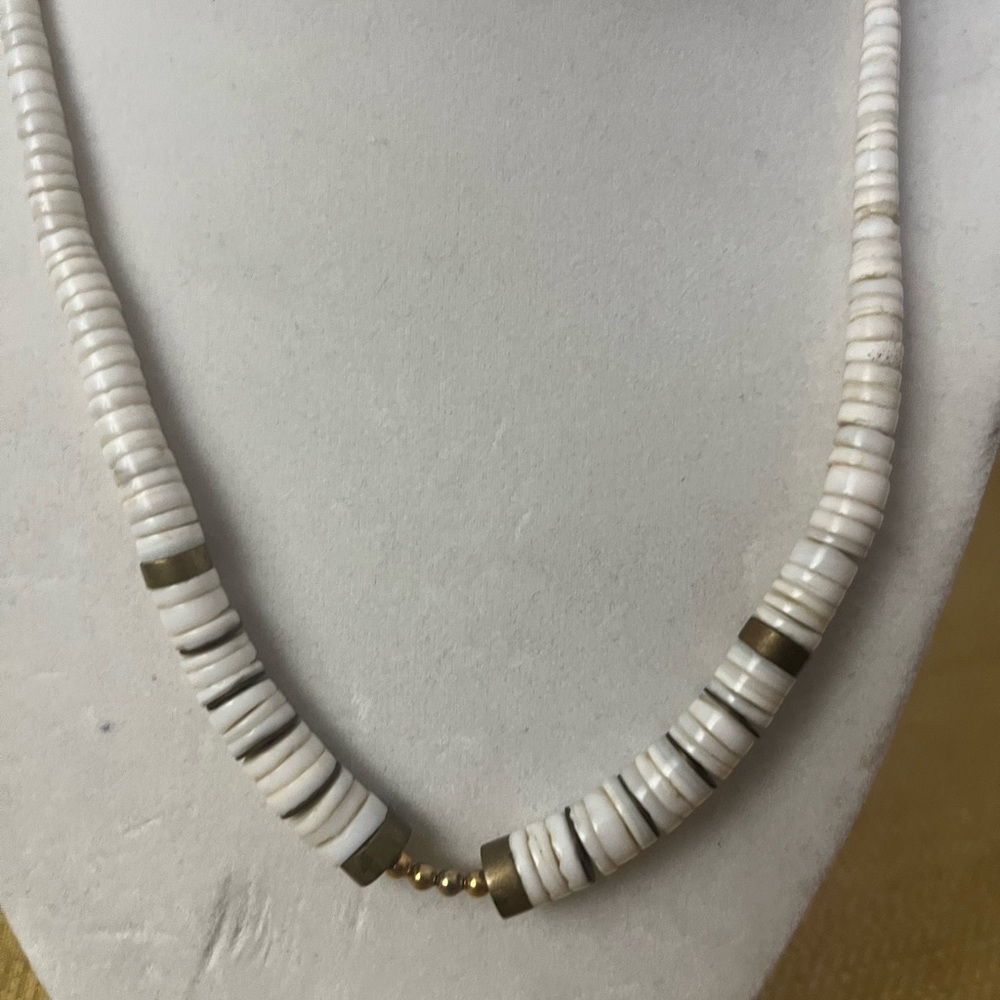 Vintage Puka Shells with Bracelet - Picture 2 of 6